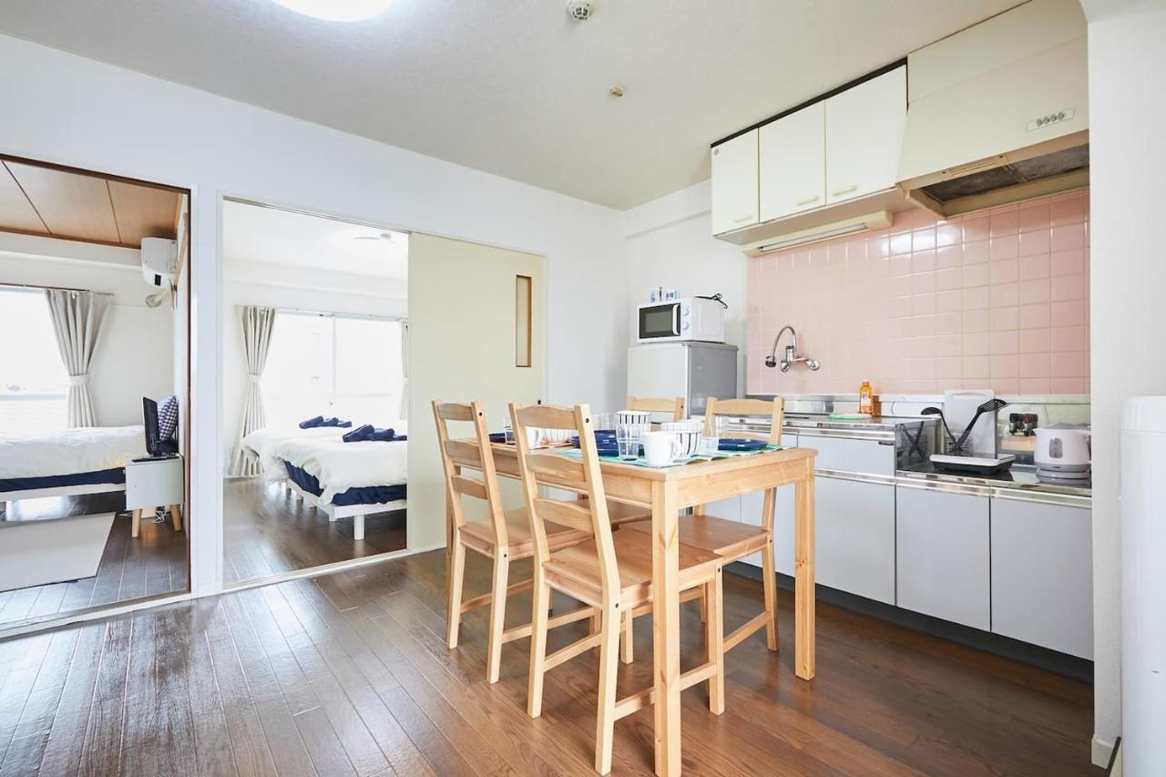 Apartment Sun White Gyoutoku 202 *